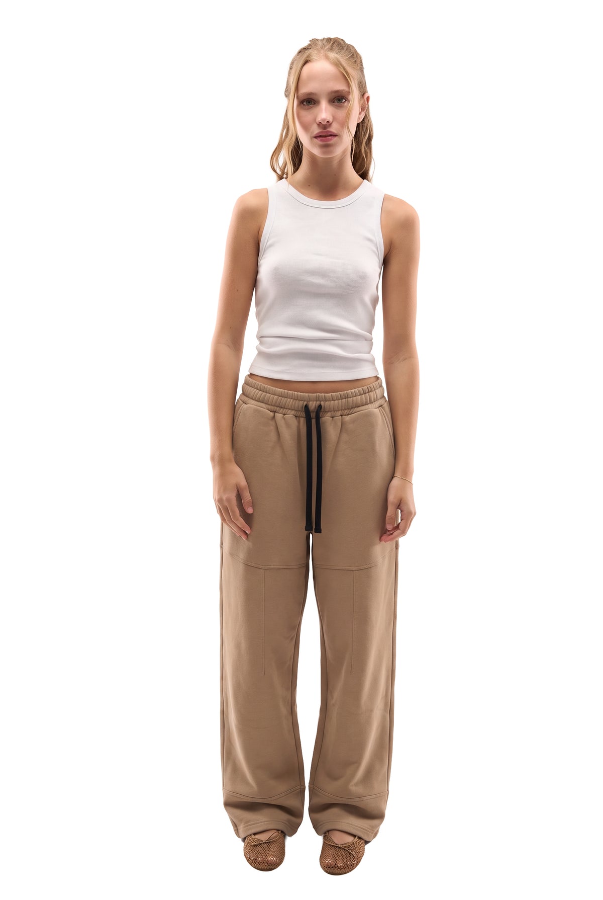 Cozed Basic Sweatpants on model