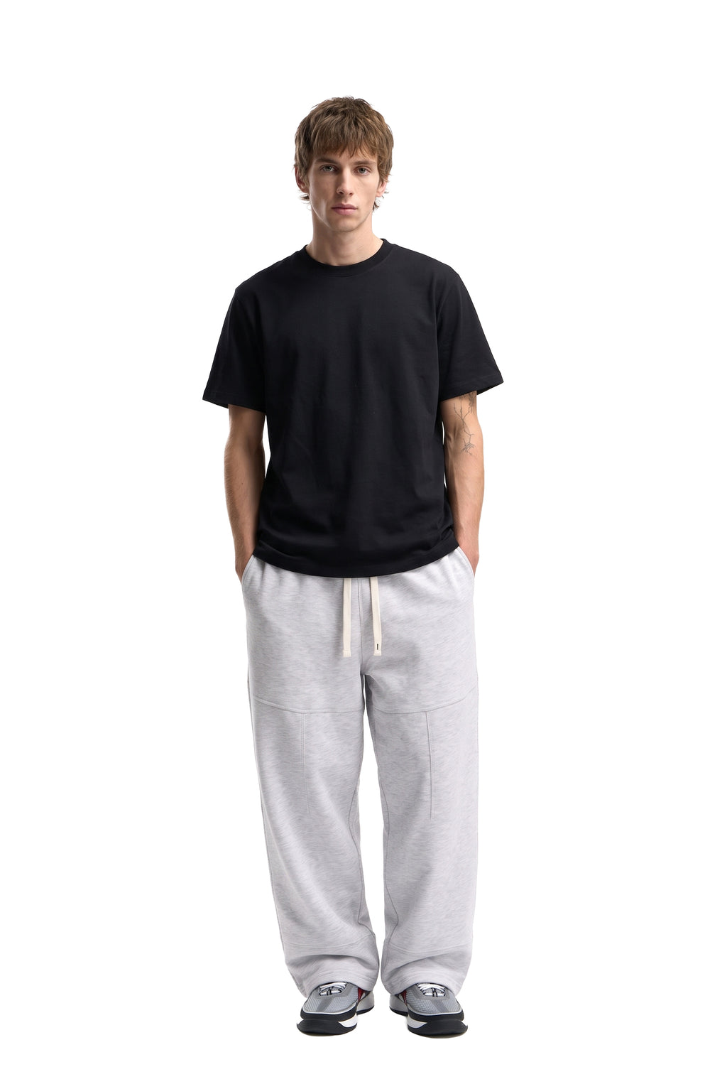Cozed Basic Sweatpants Grey on model